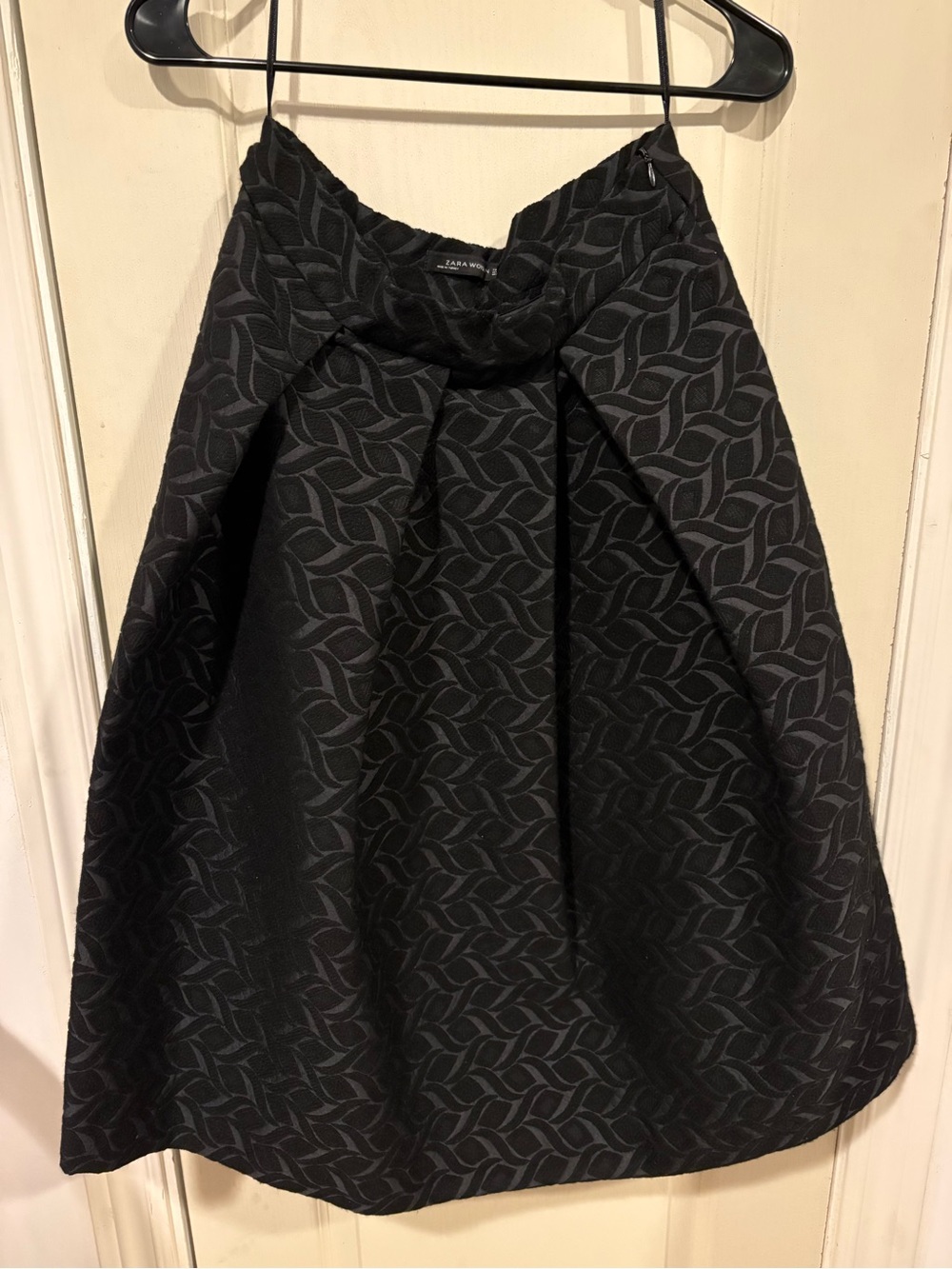 Zara stunning full midi skirt, size M